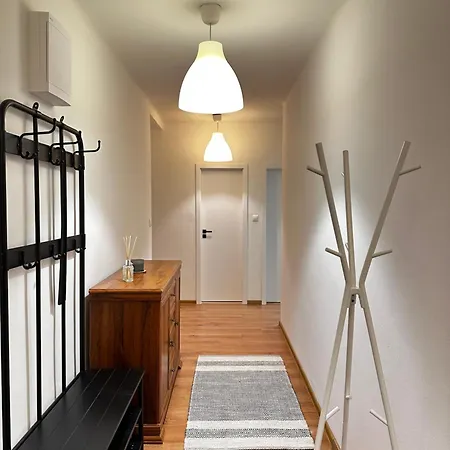 Nina - Old Town, Ac ブラチスラヴァ