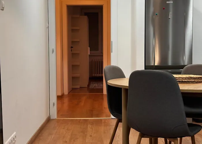 Nina - Old Town, Ac ブラチスラヴァ